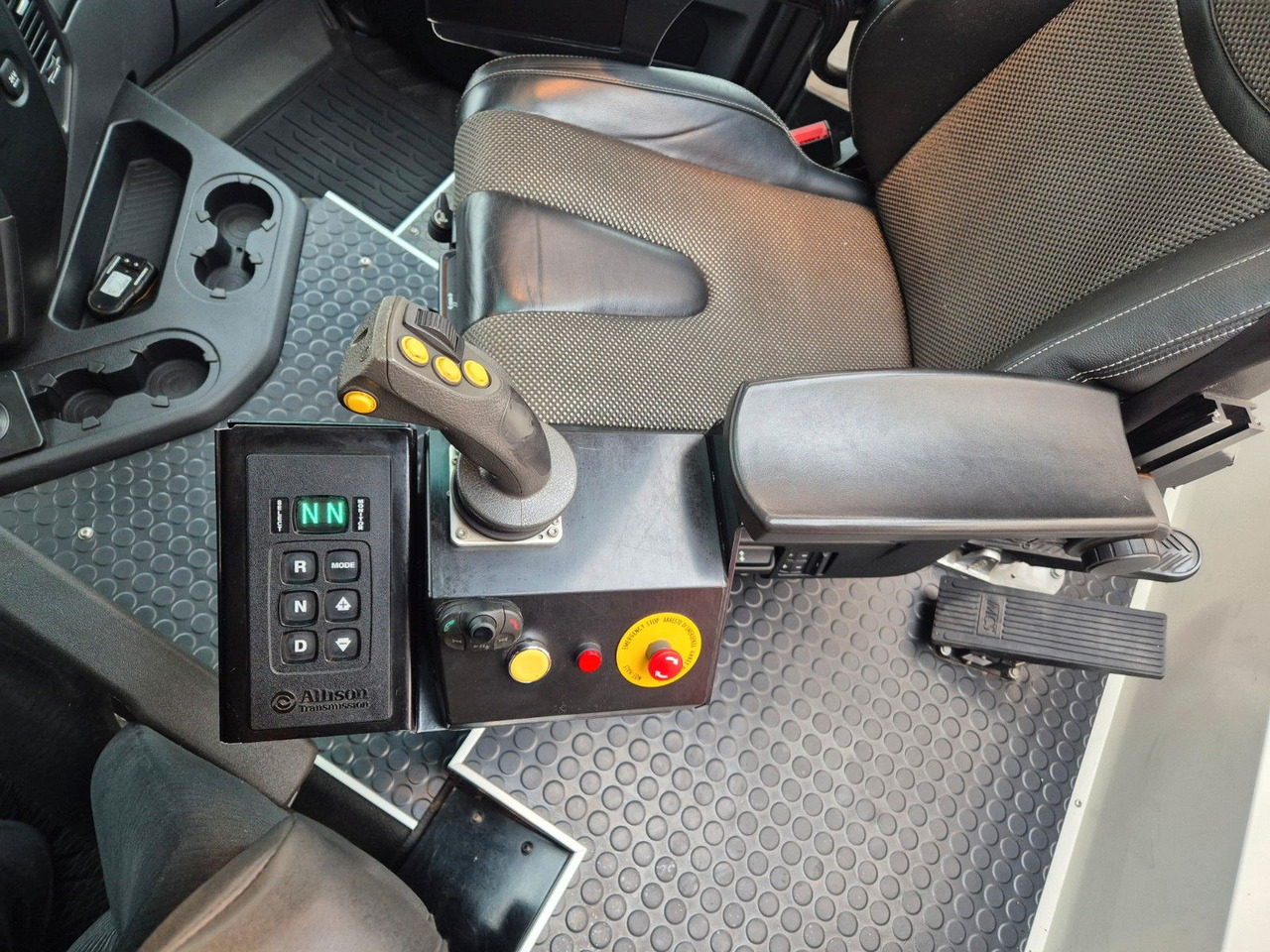 Camion cu macara Mercedes-Benz TUROX 8x8 Eschlböck Biber 92 Holzhacker / 1.512h: Foto 22