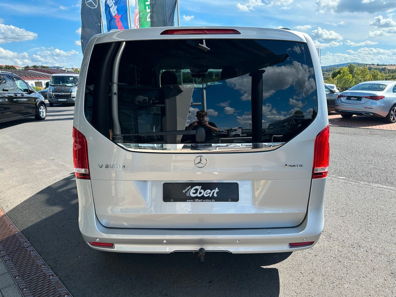 Mercedes-Benz V 250 EDITION 4MATIC Kompakt Liege-Paket AHK2,5t - Transport persoane: Foto 5 Mercedes-Benz V 250 EDITION 4MATIC Kompakt Liege-Paket AHK2,5t - Transport persoane: Foto 5