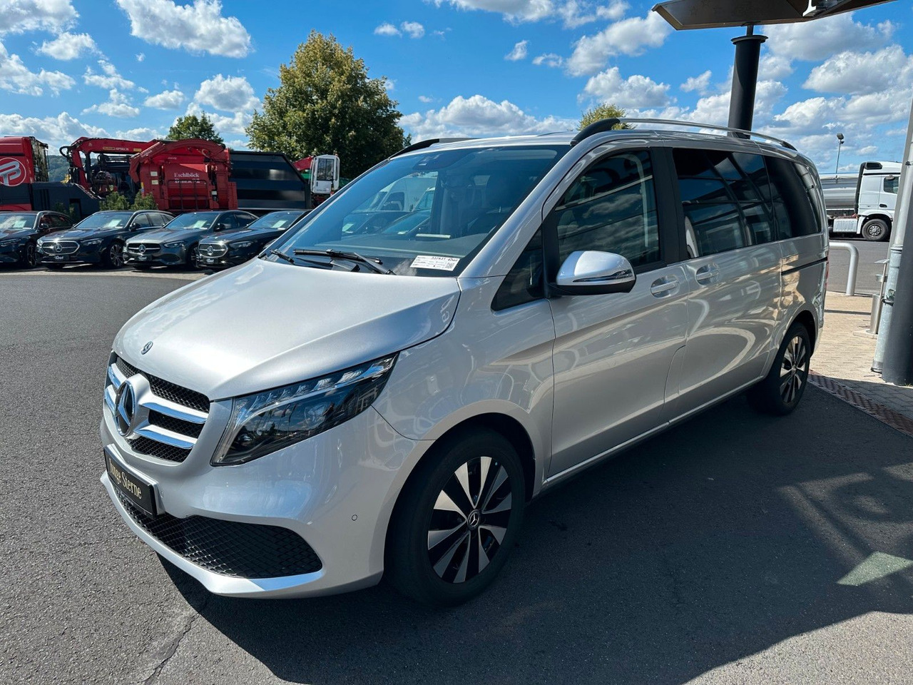 Mercedes-Benz V 250 EDITION 4MATIC Kompakt Liege-Paket AHK2,5t - Transport persoane: Foto 3 Mercedes-Benz V 250 EDITION 4MATIC Kompakt Liege-Paket AHK2,5t - Transport persoane: Foto 3