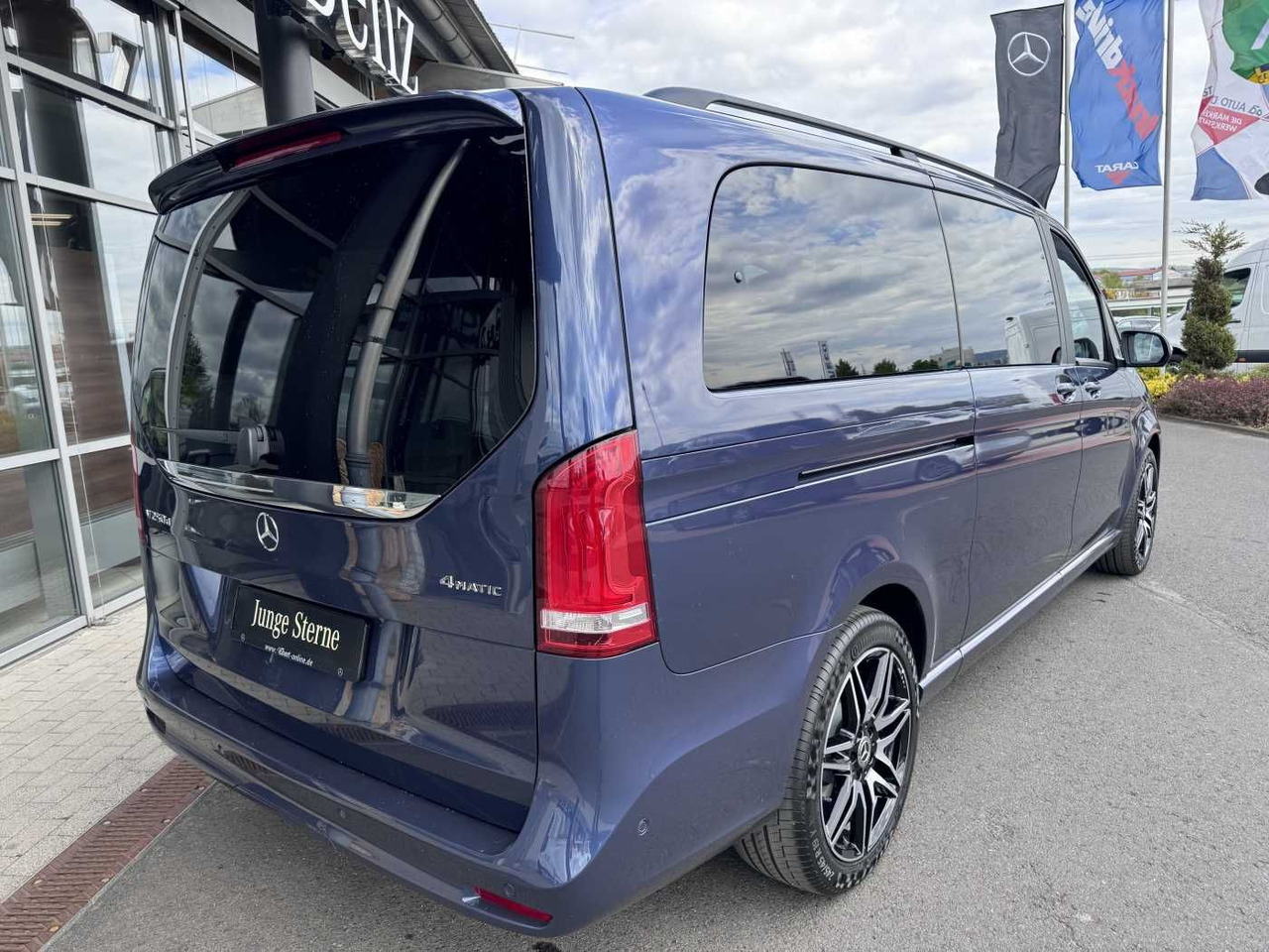 Mercedes-Benz V 250 d EDITION 4MATIC AMG DISTRONIC AHK Tisch - Transport persoane: Foto 4 Mercedes-Benz V 250 d EDITION 4MATIC AMG DISTRONIC AHK Tisch - Transport persoane: Foto 4