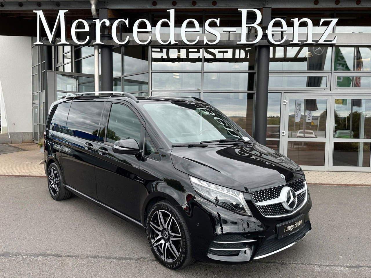 Mercedes-Benz V 250 d EDITION AMG Kompakt ILS elektr Türen - Transport persoane: Foto 1 Mercedes-Benz V 250 d EDITION AMG Kompakt ILS elektr Türen - Transport persoane: Foto 1