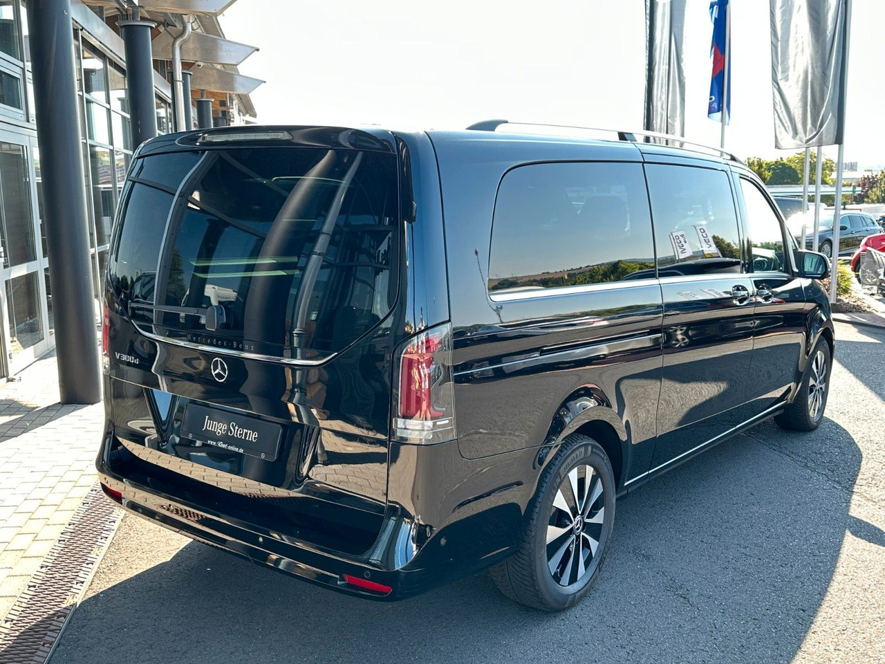 Mercedes-Benz V 300 d AVANTGARDE Extralang 360Kamera Standheiz - Mașină break: Foto 4 Mercedes-Benz V 300 d AVANTGARDE Extralang 360Kamera Standheiz - Mașină break: Foto 4
