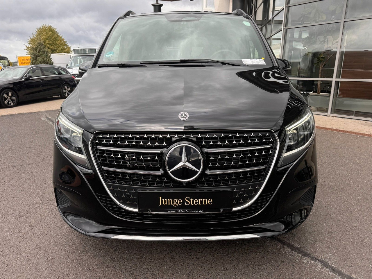 Mercedes-Benz V 300 d AVANTGARDE Extralang 360Kamera Standheiz - Mașină break: Foto 2 Mercedes-Benz V 300 d AVANTGARDE Extralang 360Kamera Standheiz - Mașină break: Foto 2