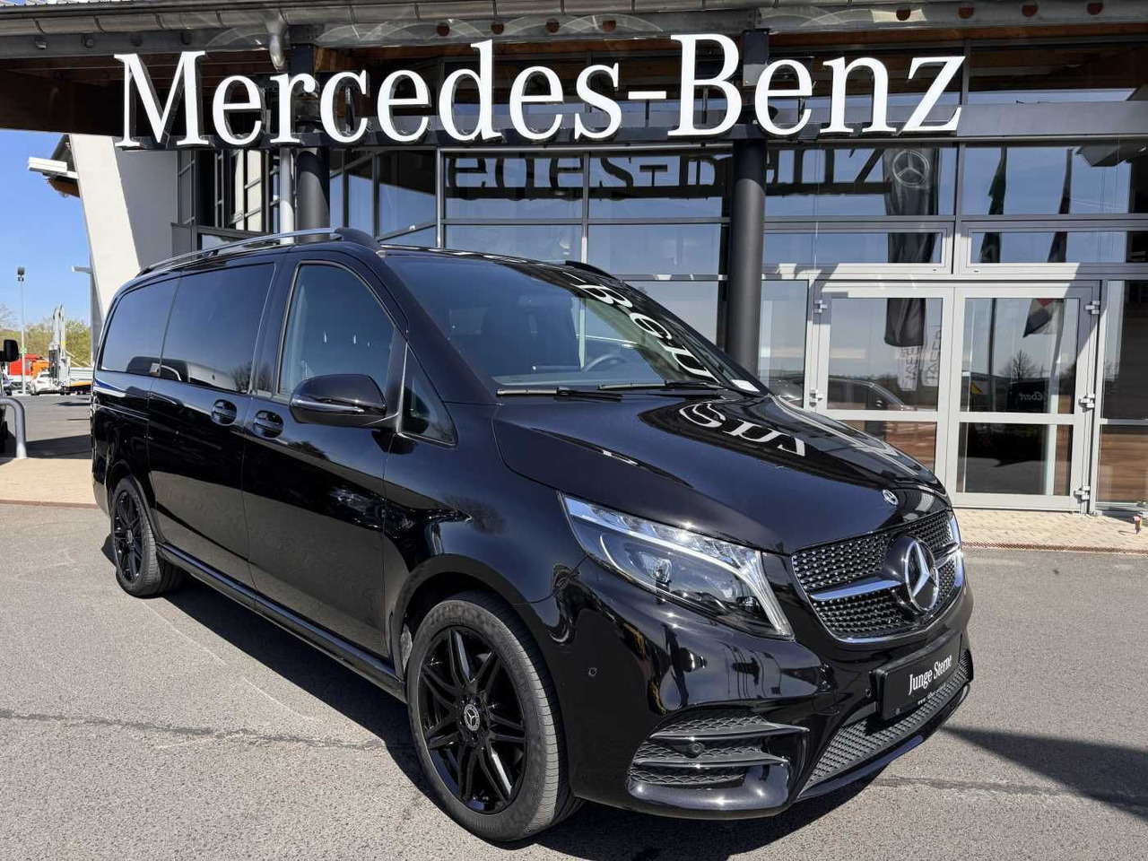 Mercedes-Benz V 300 d EDITION AMG 4MATIC Tisch AHK elektr Tür - Automobil: Foto 1 Mercedes-Benz V 300 d EDITION AMG 4MATIC Tisch AHK elektr Tür - Automobil: Foto 1