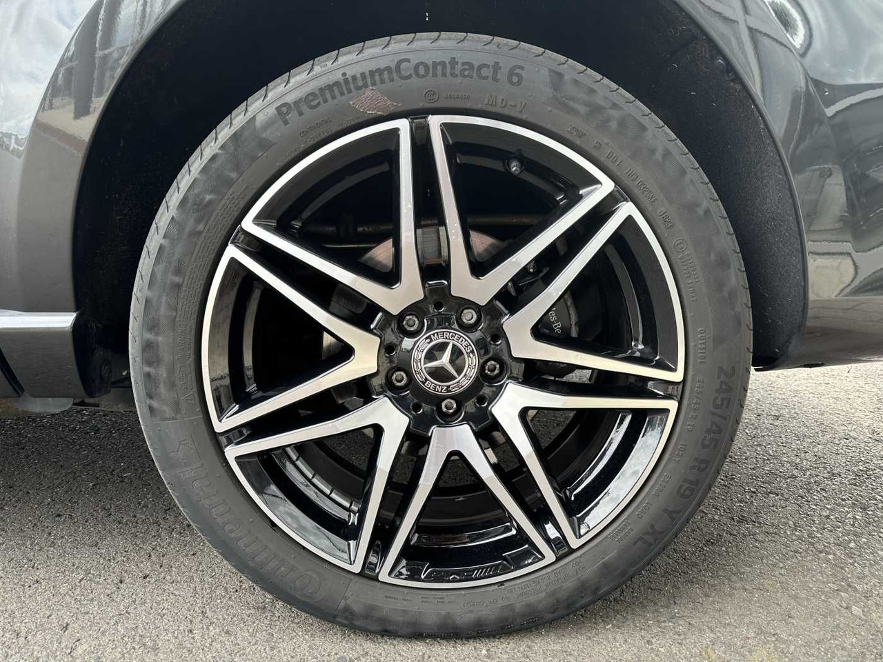 Mercedes-Benz V 300 d EDITION AMG AHK Tisch Leder ILS 7Sitze - Automobil: Foto 5 Mercedes-Benz V 300 d EDITION AMG AHK Tisch Leder ILS 7Sitze - Automobil: Foto 5