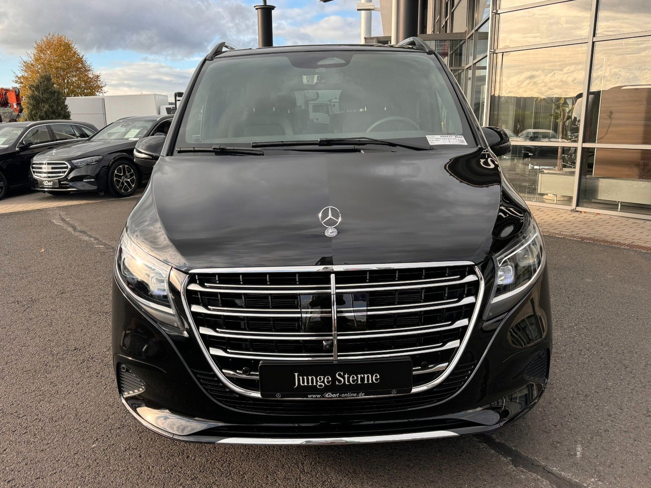 Mercedes-Benz V 300 d EXCLUSIVE AIRMATIC AHK2,5 Standheiz - Transport persoane: Foto 2 Mercedes-Benz V 300 d EXCLUSIVE AIRMATIC AHK2,5 Standheiz - Transport persoane: Foto 2