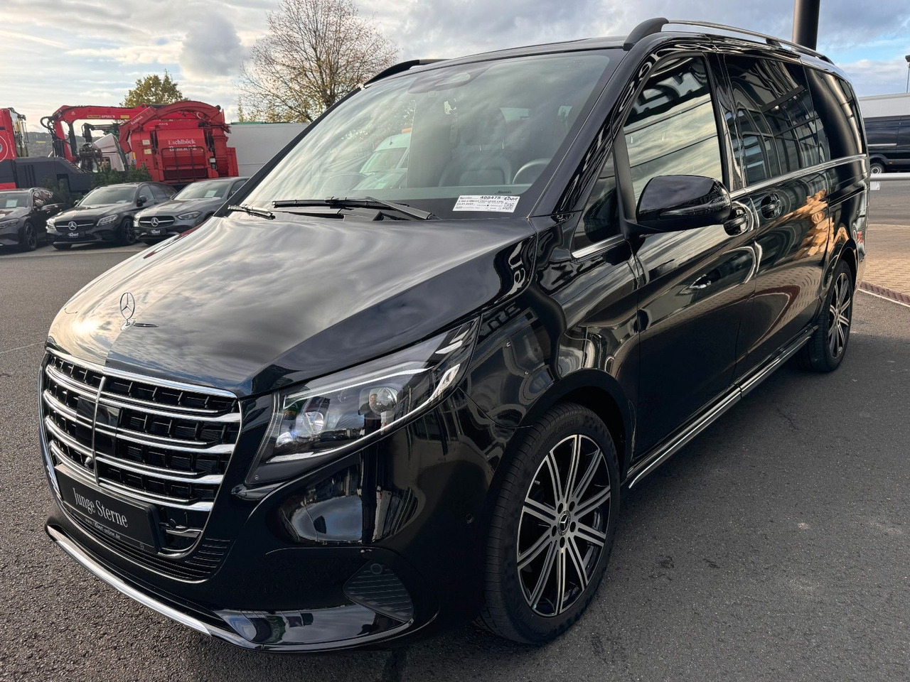 Mercedes-Benz V 300 d EXCLUSIVE AIRMATIC AHK2,5 Standheiz - Transport persoane: Foto 3 Mercedes-Benz V 300 d EXCLUSIVE AIRMATIC AHK2,5 Standheiz - Transport persoane: Foto 3