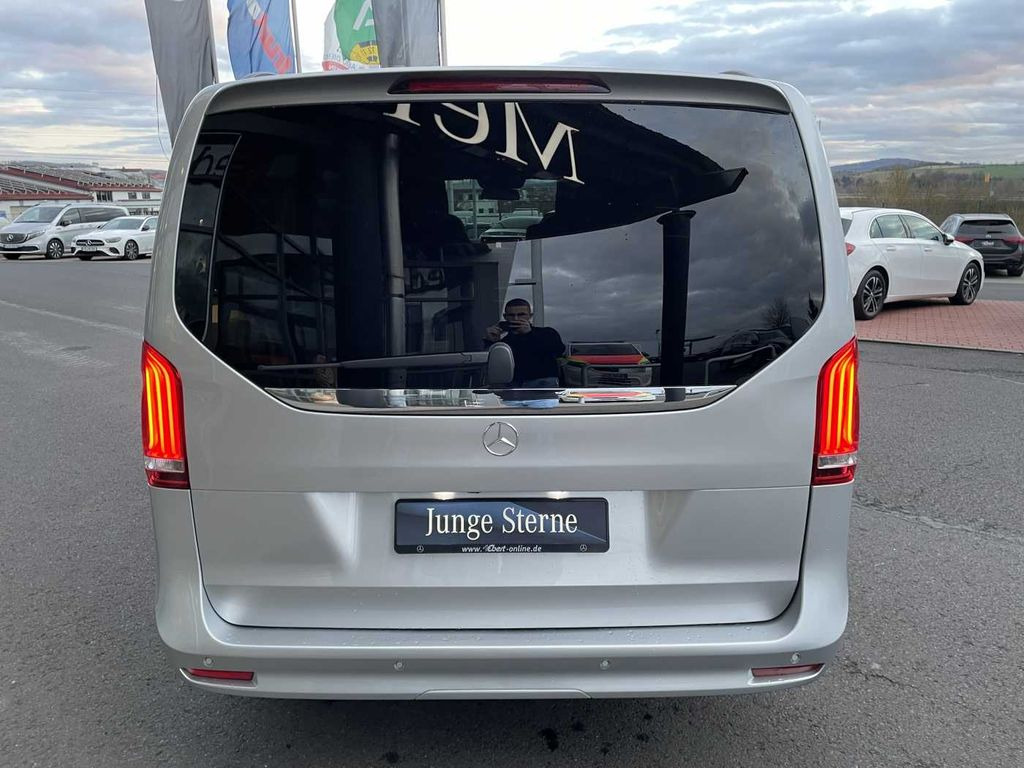 Mercedes-Benz V 300 d EXCLUSIVE ED AMG Panorama AHK2,5 DISTRON Mercedes-Benz V 300 d EXCLUSIVE ED AMG Panorama AHK2,5 DISTRON - Microbuz, Transport persoane: Foto 4 Mercedes-Benz V 300 d EXCLUSIVE ED AMG Panorama AHK2,5 DISTRON Mercedes-Benz V 300 d EXCLUSIVE ED AMG Panorama AHK2,5 DISTRON - Microbuz, Transport persoane: Foto 4