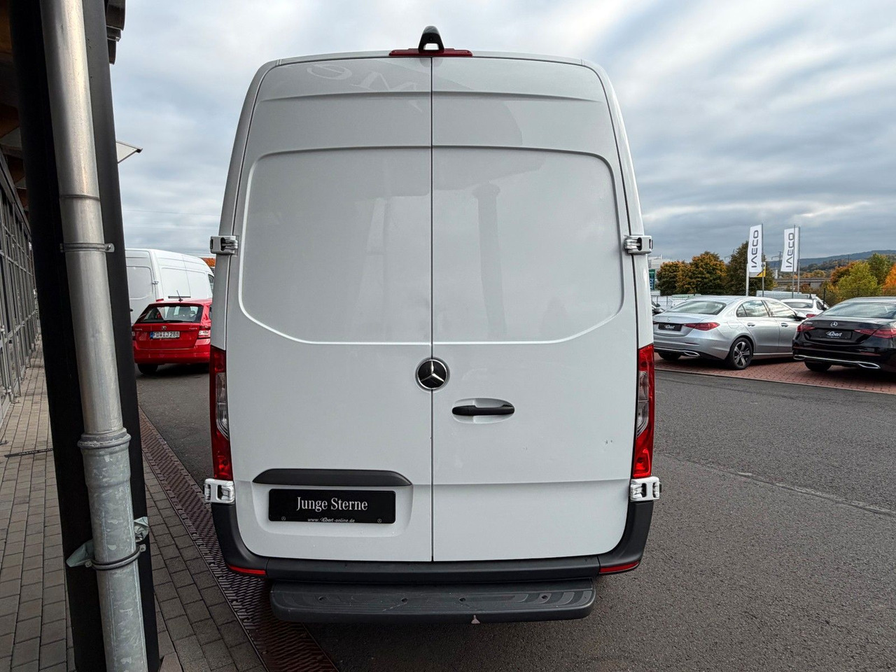 Mercedes-Benz eSprinter 312 Klima SHZ Kamera - Dubă, Autoutilitară electrică: Foto 5 Mercedes-Benz eSprinter 312 Klima SHZ Kamera - Dubă, Autoutilitară electrică: Foto 5