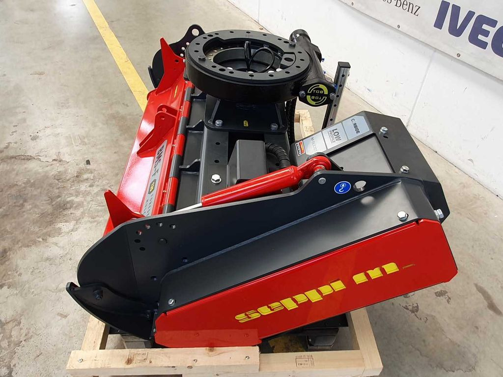 Seppi M. BMS-F 125 Forstmulcher 10-20t Drehmotor Seppi M. BMS-F 125 Forstmulcher 10-20t Drehmotor - Tocător forestier: Foto 4 Seppi M. BMS-F 125 Forstmulcher 10-20t Drehmotor Seppi M. BMS-F 125 Forstmulcher 10-20t Drehmotor - Tocător forestier: Foto 4