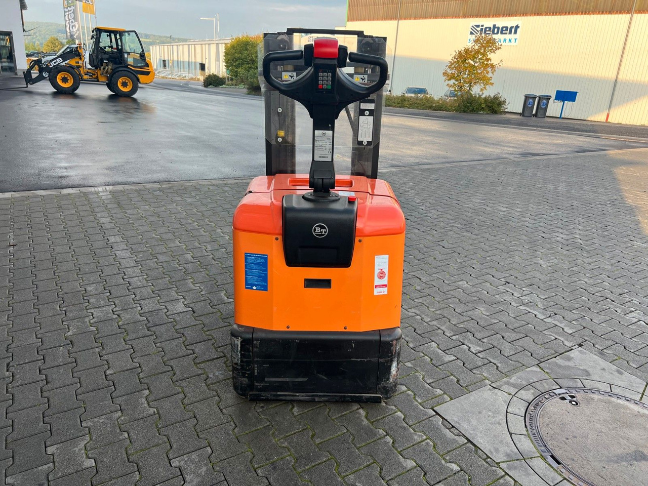 Toyota SPE 125 L / nur 382h ! / Hochhubwagen / 3.350mm - Transpalet la mare înălţime: Foto 5 Toyota SPE 125 L / nur 382h ! / Hochhubwagen / 3.350mm - Transpalet la mare înălţime: Foto 5