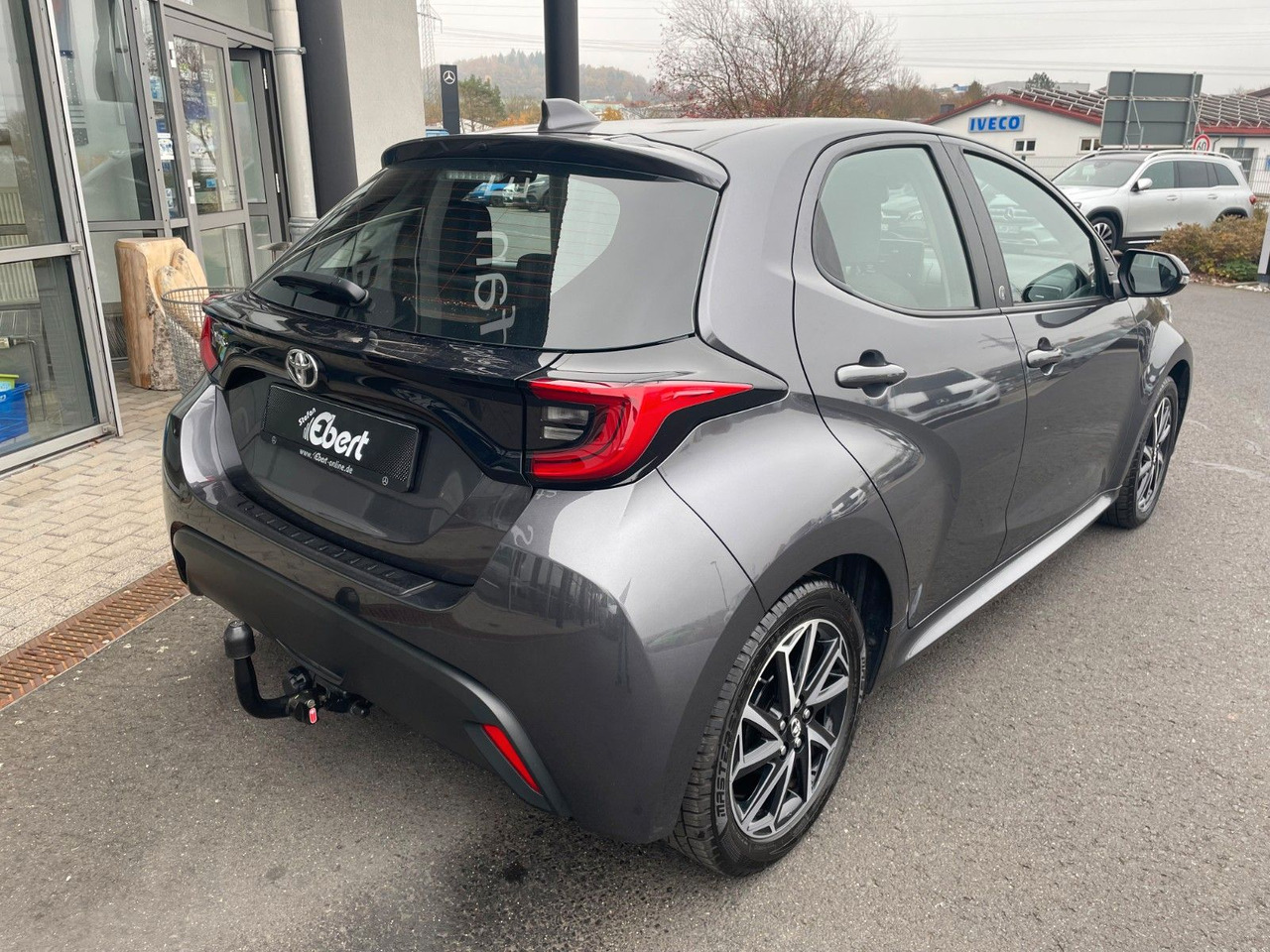 Toyota Yaris 1.5 VVT-iE Aut. Team D AHK+R-Kamera+SHZ - Automobil: Foto 5 Toyota Yaris 1.5 VVT-iE Aut. Team D AHK+R-Kamera+SHZ - Automobil: Foto 5