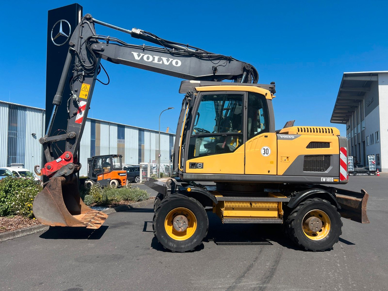 Volvo EW160D / 2014 / 1xTieflöffel / Forstschutzgitter - Excavator pe roţi: Foto 2 Volvo EW160D / 2014 / 1xTieflöffel / Forstschutzgitter - Excavator pe roţi: Foto 2