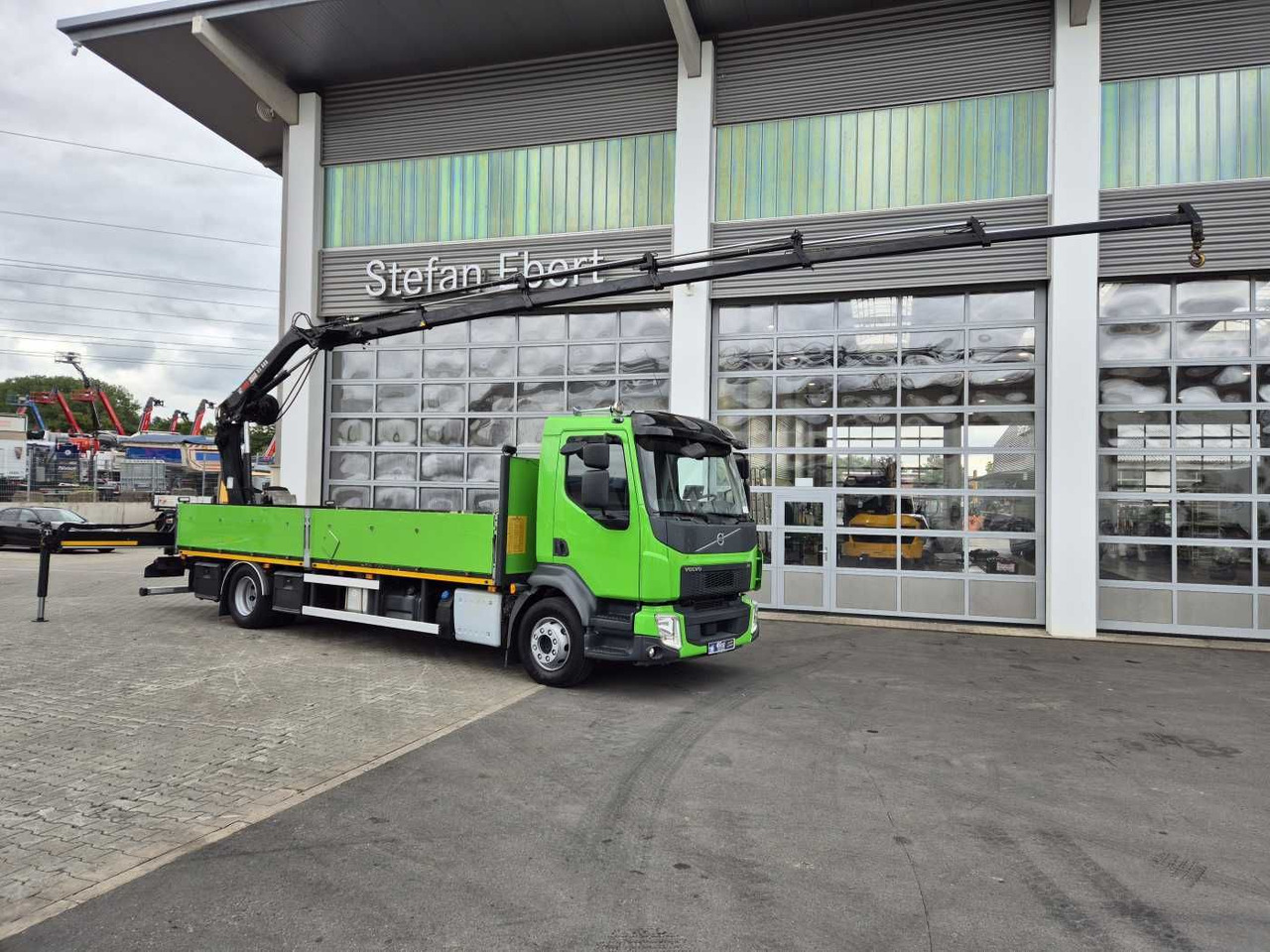 Volvo FL 42 R Kran Hiab XS 088 Funk bis 14 m! Kamera - Camion cu macara: Foto 1 Volvo FL 42 R Kran Hiab XS 088 Funk bis 14 m! Kamera - Camion cu macara: Foto 1
