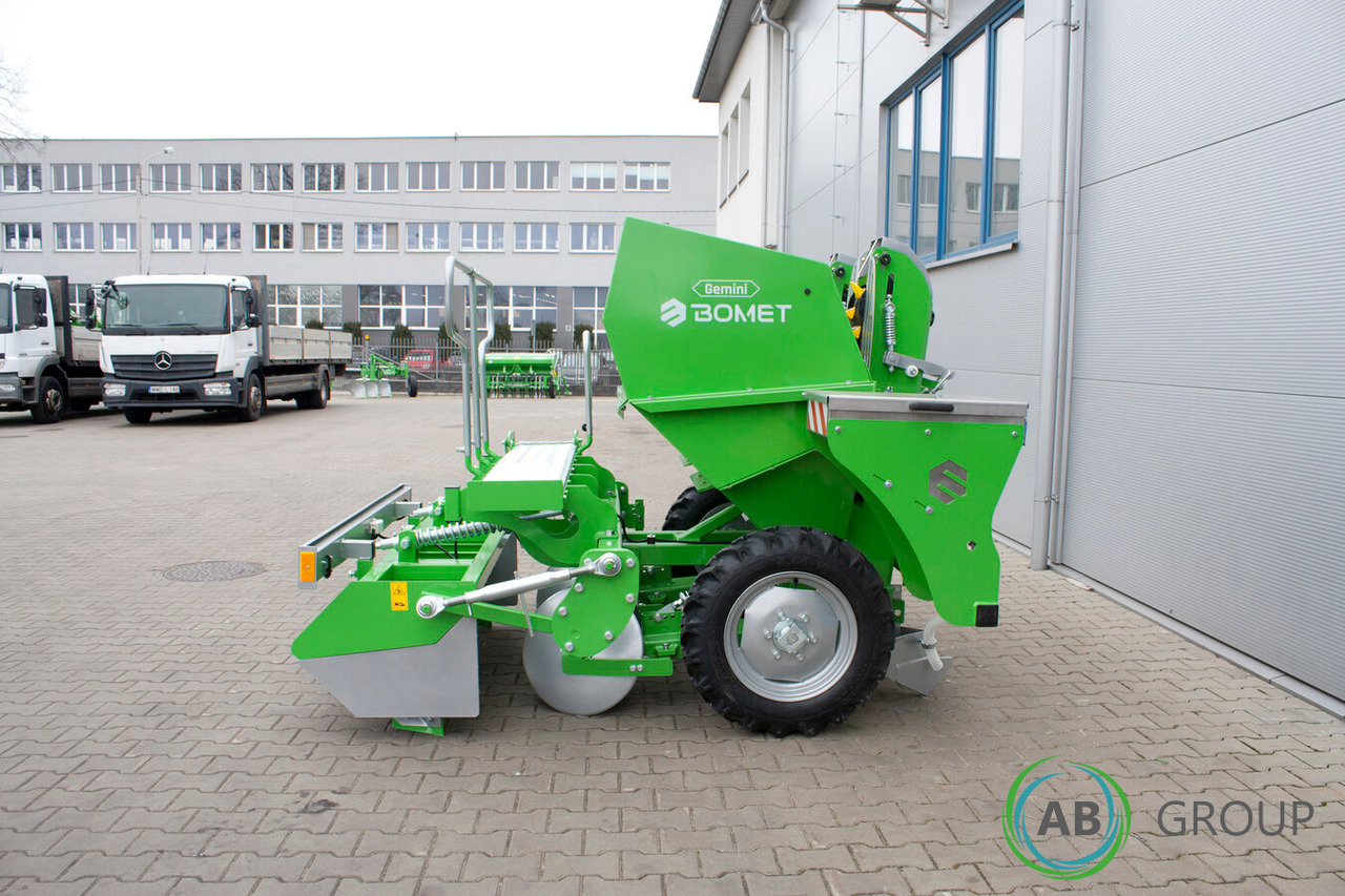 Bomet Gemini S339/1 two-row potato planter (inter-row width: 75 - 90 cm) - Maşină de plantat cartofi: Foto 2 Bomet Gemini S339/1 two-row potato planter (inter-row width: 75 - 90 cm) - Maşină de plantat cartofi: Foto 2