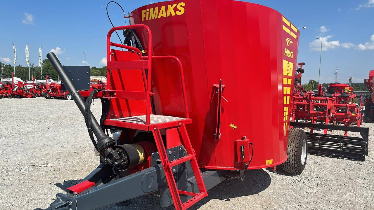 Fimaks vertical feeder mixer FMV8L, 8 m3 - Remorcă distribuit furaje: Foto 3 Fimaks vertical feeder mixer FMV8L, 8 m3 - Remorcă distribuit furaje: Foto 3