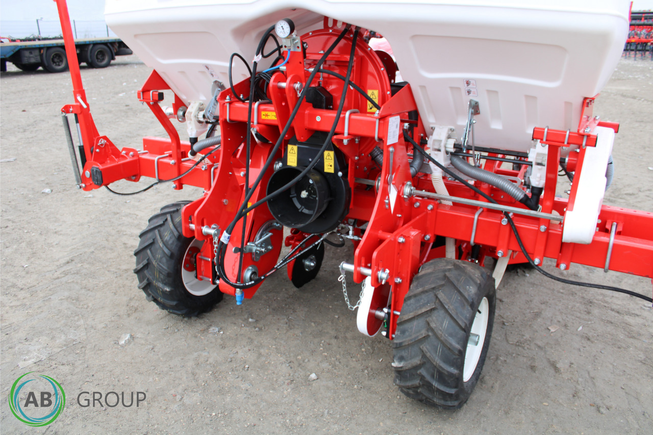 Four-row pneumatic precision seeder with depth fertilization Ozdoken VPTT - Semănătoare de precizie: Foto 5 Four-row pneumatic precision seeder with depth fertilization Ozdoken VPTT - Semănătoare de precizie: Foto 5