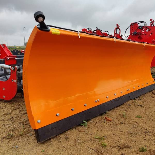 Inter-tech Snow plough 2,6m straight - ON STOCK - Plug zapada pentru Utilaje agricole: Foto 1 Inter-tech Snow plough 2,6m straight - ON STOCK - Plug zapada pentru Utilaje agricole: Foto 1