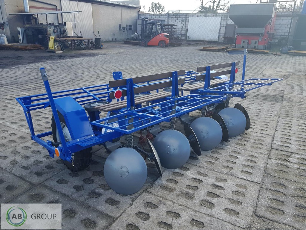 Kotło-Pol potato planter 4-rows - Maşină de plantat cartofi: Foto 1 Kotło-Pol potato planter 4-rows - Maşină de plantat cartofi: Foto 1