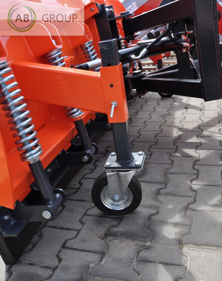 Metal-Technik snow plow 3.0 m category II - Plug zapada pentru Utilaje agricole: Foto 2 Metal-Technik snow plow 3.0 m category II - Plug zapada pentru Utilaje agricole: Foto 2