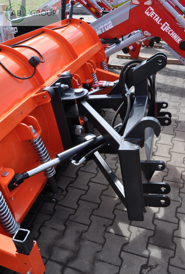 Metal-Technik snow plow 3.0 m category II - Plug zapada pentru Utilaje agricole: Foto 5 Metal-Technik snow plow 3.0 m category II - Plug zapada pentru Utilaje agricole: Foto 5