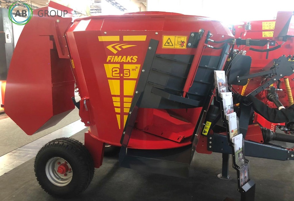 Mixer feeder Fimaks 2.5 m3 - Remorcă distribuit furaje: Foto 1 Mixer feeder Fimaks 2.5 m3 - Remorcă distribuit furaje: Foto 1