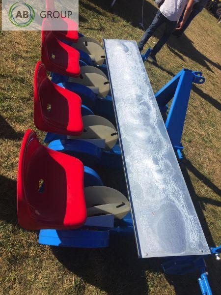 Taret seeding planter 4-rows - Maşină agricole pentru semanat: Foto 2 Taret seeding planter 4-rows - Maşină agricole pentru semanat: Foto 2