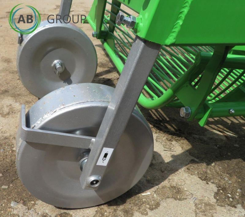 Vibratory potato digger with rear discharge Bomet Ursa Z655/1 – available immediately - Combină de recoltat cartofi: Foto 4 Vibratory potato digger with rear discharge Bomet Ursa Z655/1 – available immediately - Combină de recoltat cartofi: Foto 4