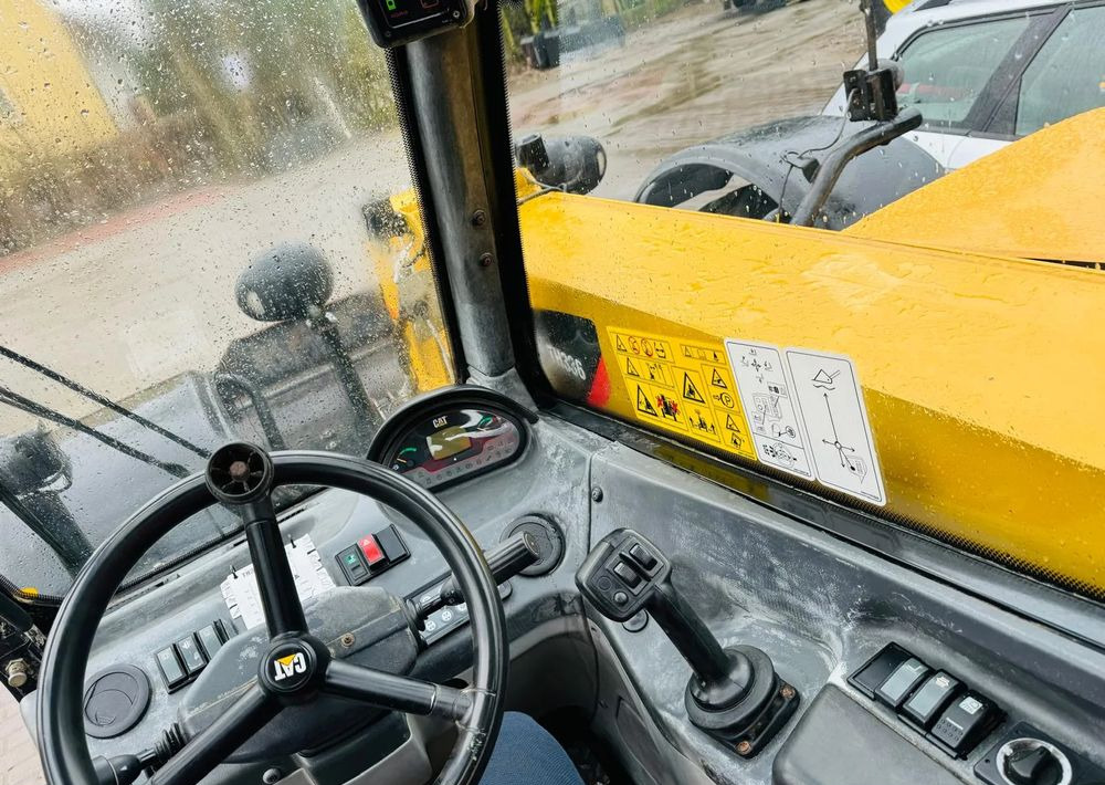 Stivuitor telescopic Caterpillar TH 336: Foto 12