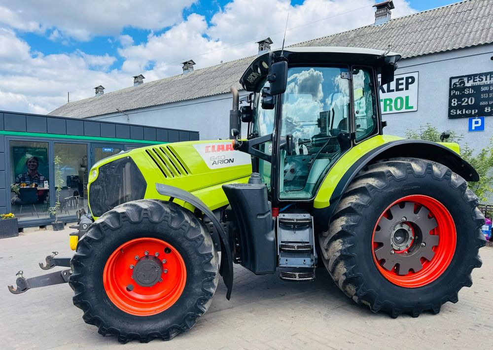 Claas Arion 640 CEBIS - Tractor agricol: Foto 3 Claas Arion 640 CEBIS - Tractor agricol: Foto 3