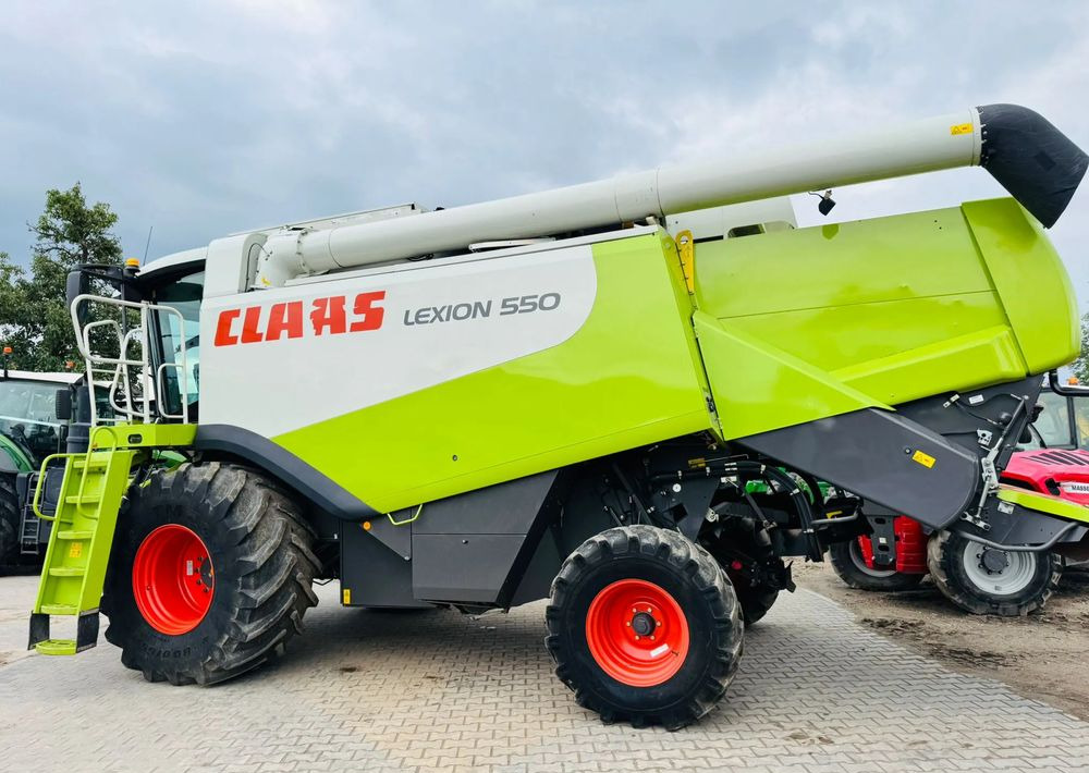 Combină de recoltat cereale Claas Lexion 550: Foto 16