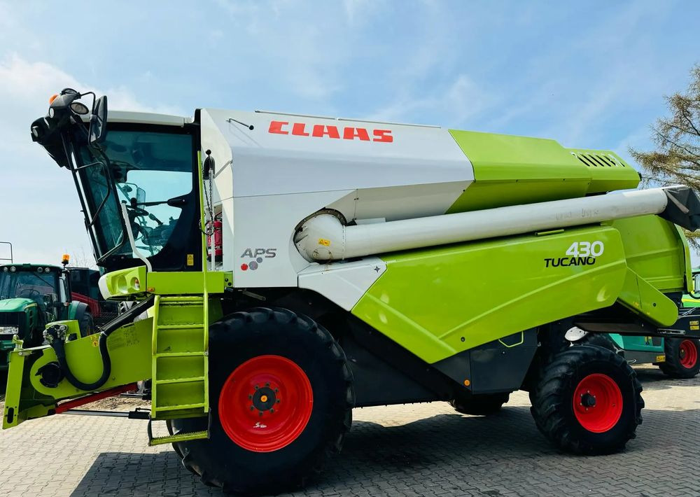 Claas Tucano 430 APS - Combină de recoltat cereale: Foto 1 Claas Tucano 430 APS - Combină de recoltat cereale: Foto 1