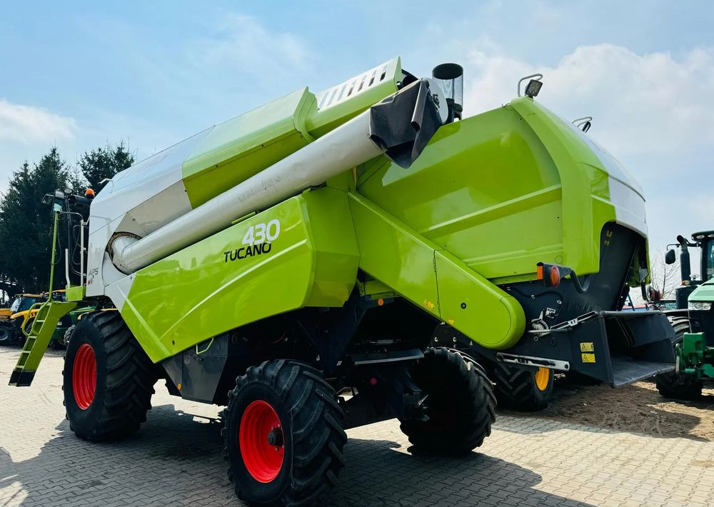 Claas Tucano 430 APS - Combină de recoltat cereale: Foto 2 Claas Tucano 430 APS - Combină de recoltat cereale: Foto 2