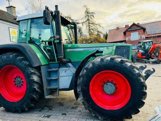 Fendt FAVORIT 818 - Tractor agricol: Foto 1 Fendt FAVORIT 818 - Tractor agricol: Foto 1