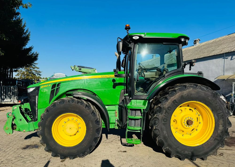 John Deere 8260R - Tractor agricol: Foto 5 John Deere 8260R - Tractor agricol: Foto 5