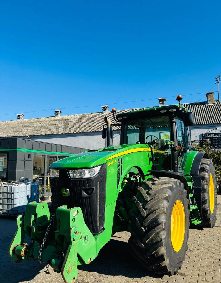 John Deere 8260R - Tractor agricol: Foto 4 John Deere 8260R - Tractor agricol: Foto 4