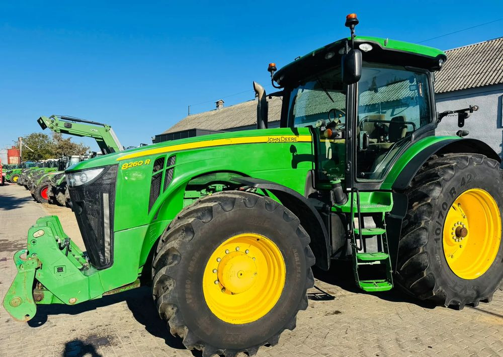 John Deere 8260R - Tractor agricol: Foto 2 John Deere 8260R - Tractor agricol: Foto 2