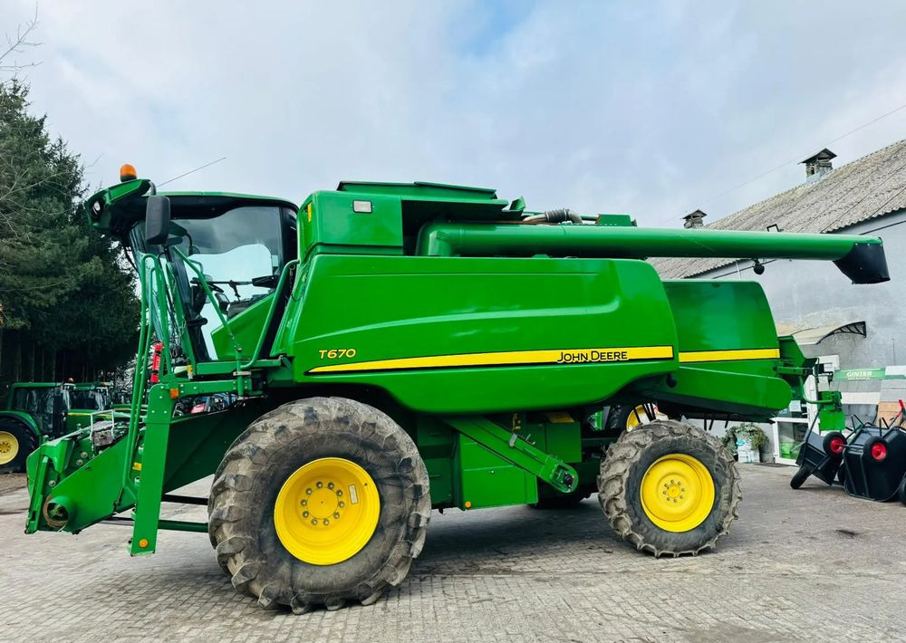 John Deere T670 - Combină de recoltat cereale: Foto 3 John Deere T670 - Combină de recoltat cereale: Foto 3
