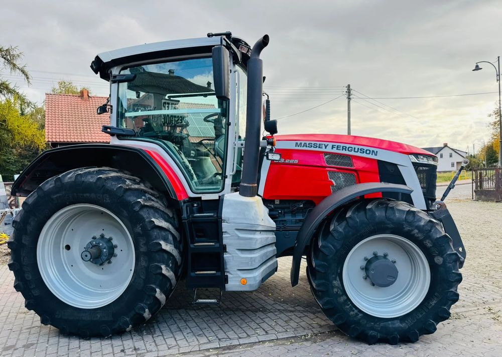 Massey Ferguson 8S.225 - Tractor agricol: Foto 4 Massey Ferguson 8S.225 - Tractor agricol: Foto 4