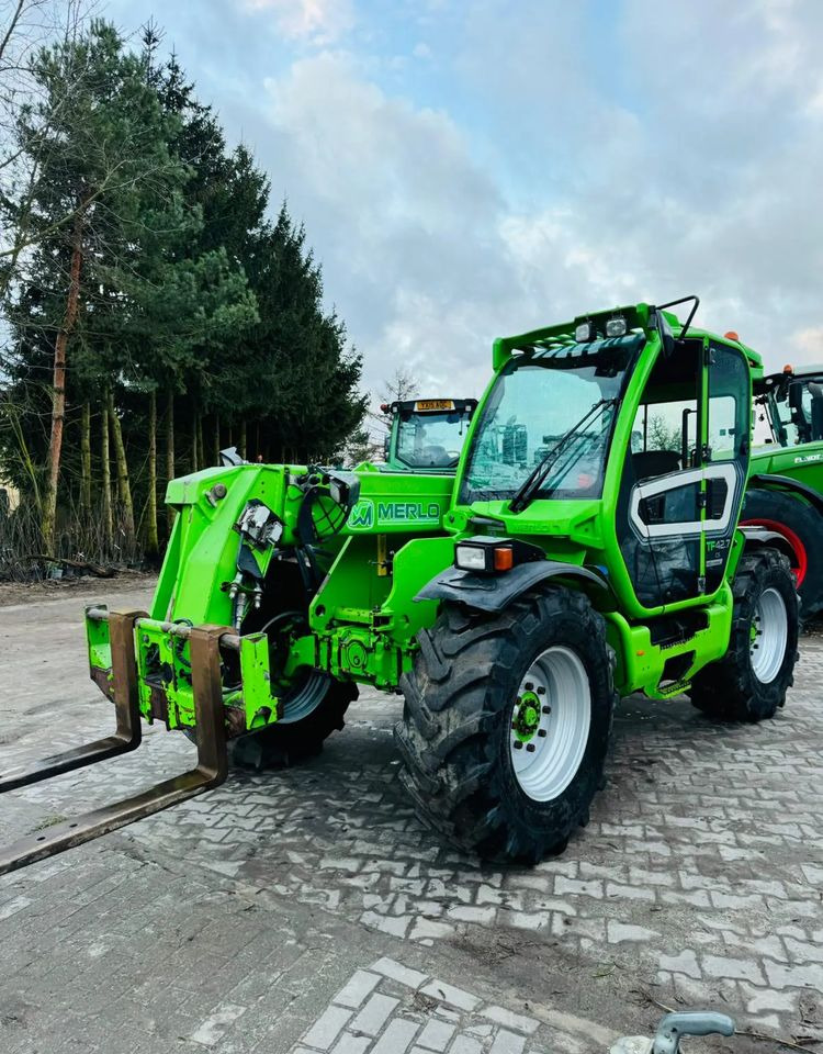 Merlo TF 42.7 CS - Stivuitor telescopic: Foto 1 Merlo TF 42.7 CS - Stivuitor telescopic: Foto 1