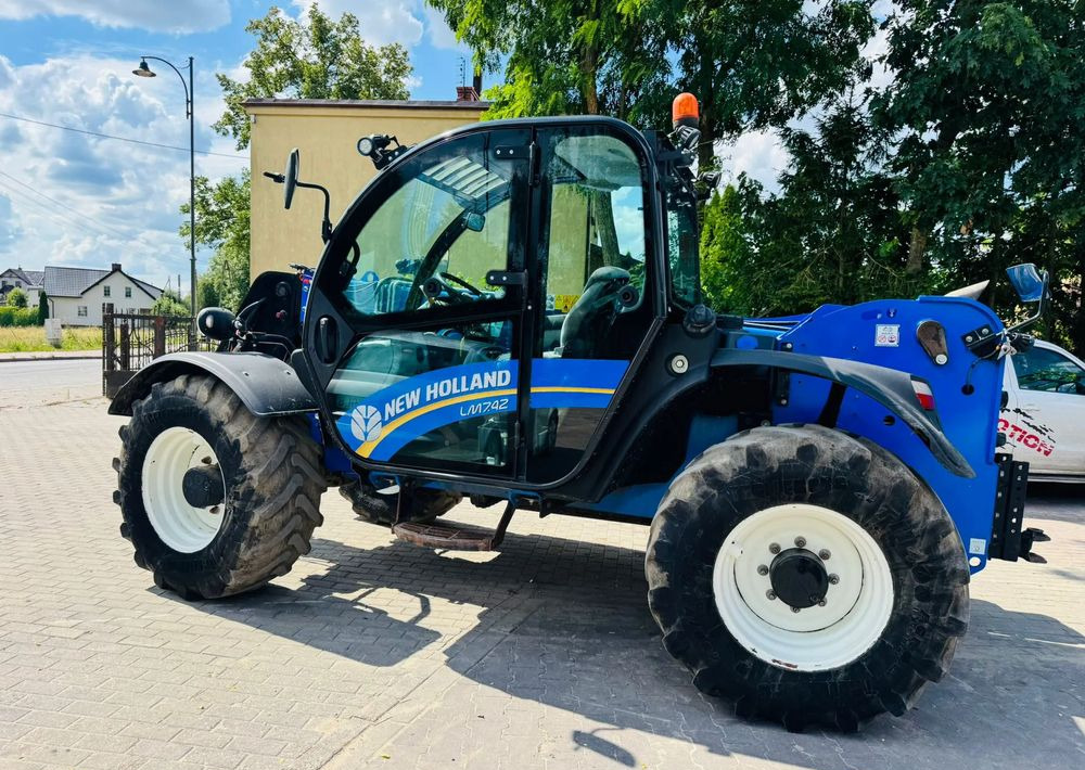 New Holland L7.42 - Stivuitor telescopic: Foto 1 New Holland L7.42 - Stivuitor telescopic: Foto 1