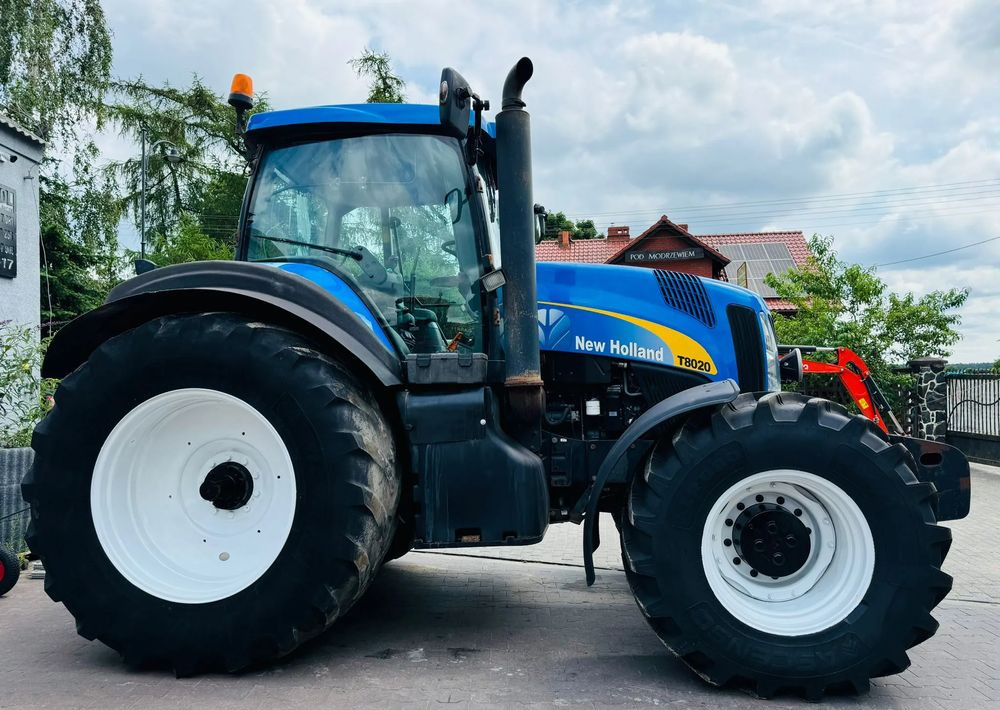 New Holland T8020 - Tractor agricol: Foto 3 New Holland T8020 - Tractor agricol: Foto 3