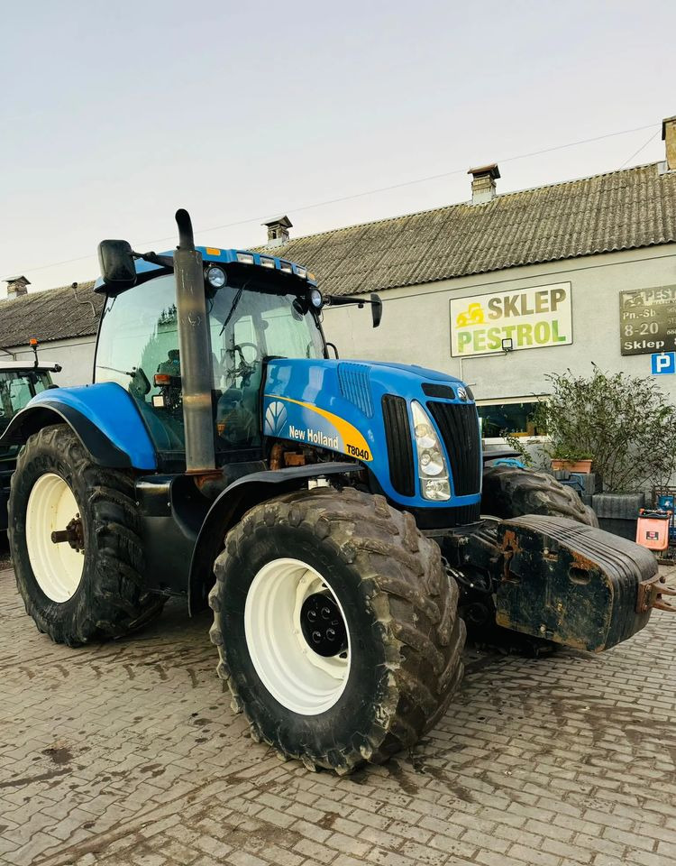 New Holland T8040 - Tractor agricol: Foto 2 New Holland T8040 - Tractor agricol: Foto 2