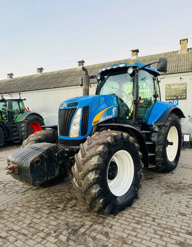 New Holland T8040 - Tractor agricol: Foto 2 New Holland T8040 - Tractor agricol: Foto 2