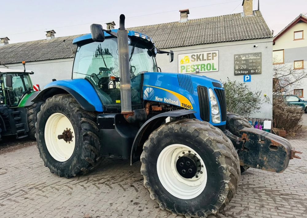 New Holland T8040 - Tractor agricol: Foto 5 New Holland T8040 - Tractor agricol: Foto 5