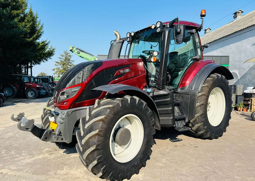 Valtra T174 Versu - Tractor agricol: Foto 1 Valtra T174 Versu - Tractor agricol: Foto 1