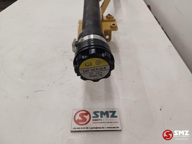Caterpillar Hose + cap engine oil filler + plates Caterpillar - Motor şi piese pentru Stivuitor: Foto 4 Caterpillar Hose + cap engine oil filler + plates Caterpillar - Motor şi piese pentru Stivuitor: Foto 4