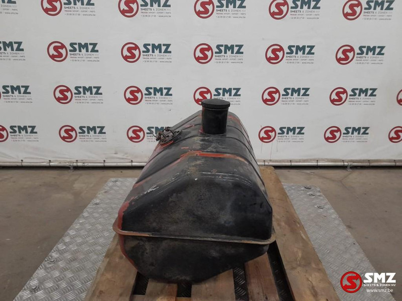 Iveco Occ brandstoftank 130L Iveco - Rezervor combustibil pentru Camion: Foto 4 Iveco Occ brandstoftank 130L Iveco - Rezervor combustibil pentru Camion: Foto 4