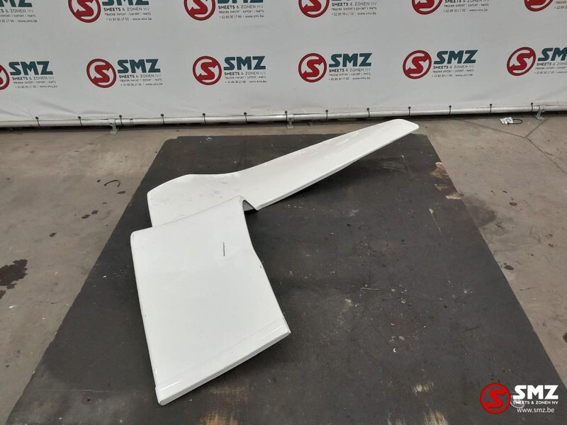 MAN Occ cabinespoiler rechtsboven MAN - Aerodinamică/ Spoiler pentru Camion: Foto 1 MAN Occ cabinespoiler rechtsboven MAN - Aerodinamică/ Spoiler pentru Camion: Foto 1