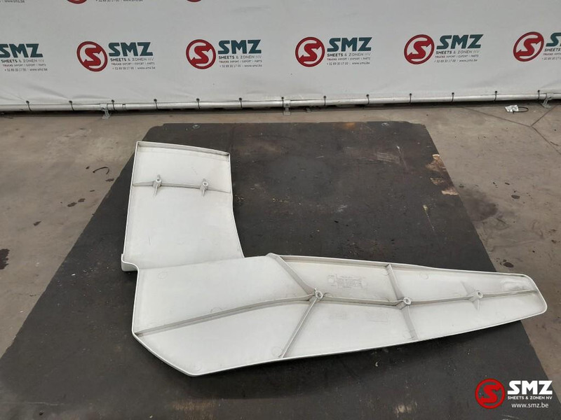 MAN Occ cabinespoiler rechtsboven MAN - Aerodinamică/ Spoiler pentru Camion: Foto 2 MAN Occ cabinespoiler rechtsboven MAN - Aerodinamică/ Spoiler pentru Camion: Foto 2